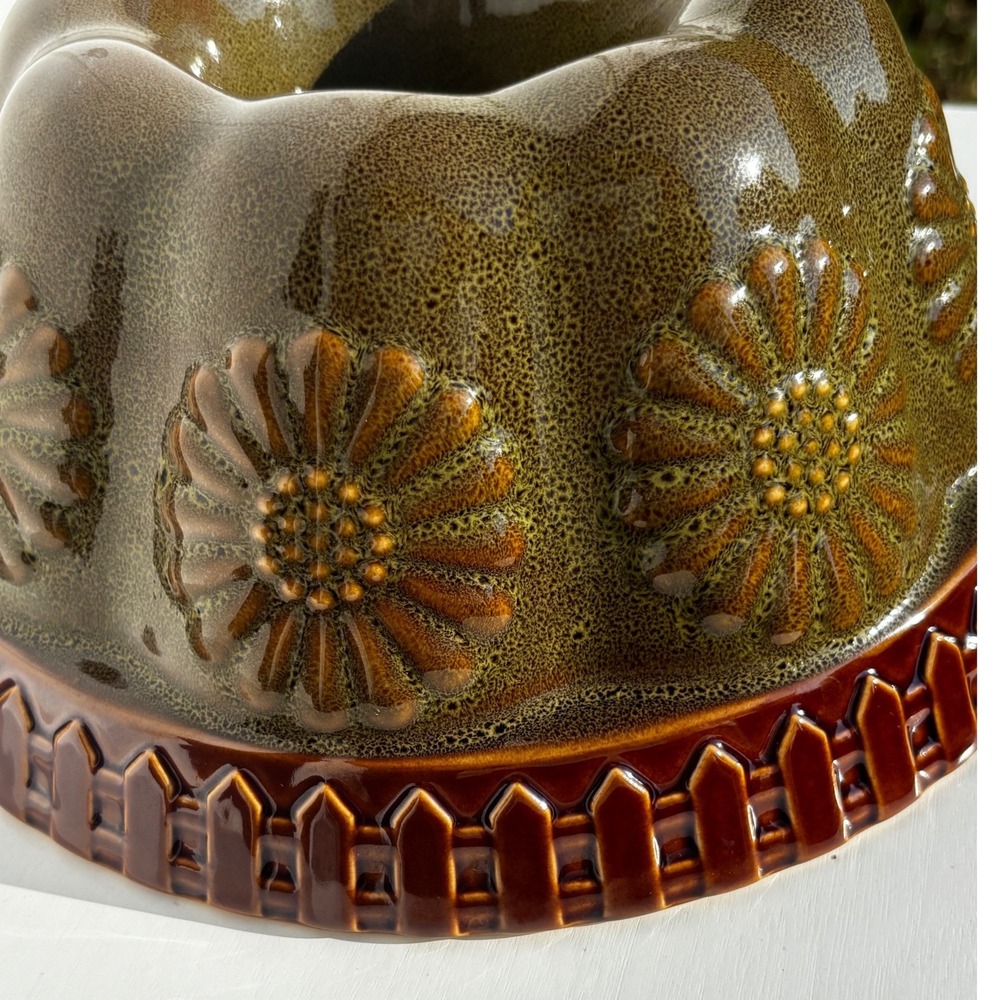 Vintage Ceramic Bundt Cake Pan Embossed Sunflower Glazed Stoneware Brown Green - Picture 3 of 10